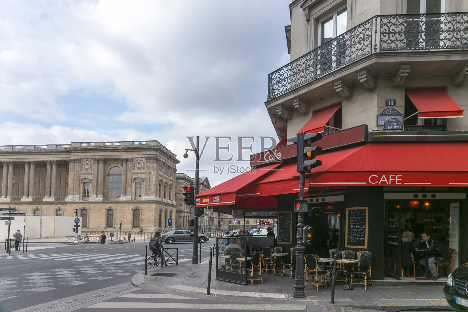 典型的巴黎咖啡馆照片摄影图片