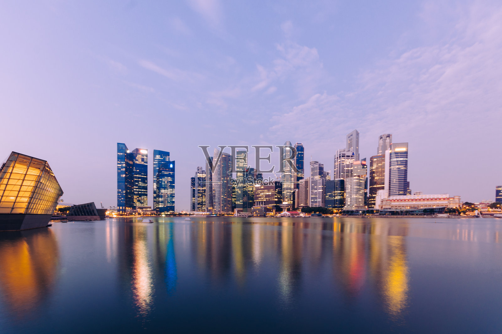 新加坡的天际线。照片摄影图片