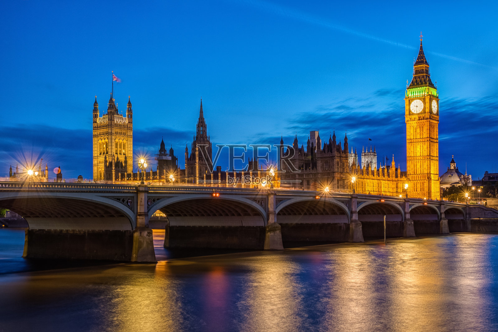 伦敦的大本钟和威斯敏斯特桥照片摄影图片