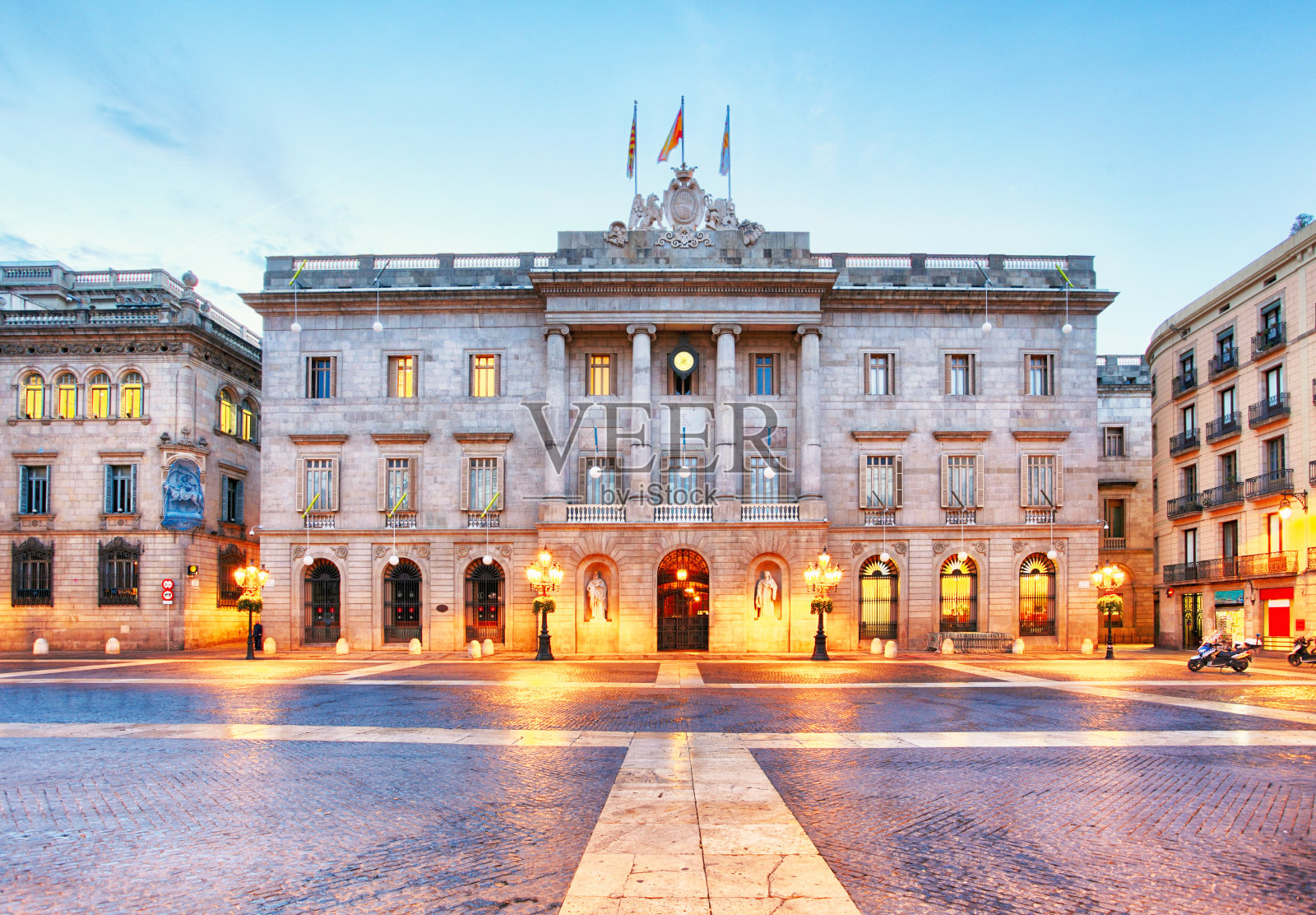 西班牙巴塞罗那市议会。圣约姆广场。照片摄影图片