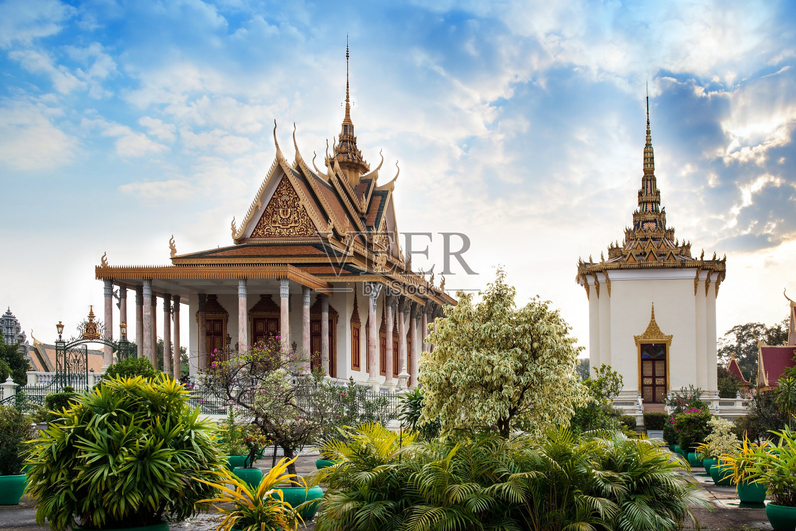 银塔，皇宫，金边，柬埔寨景点。照片摄影图片