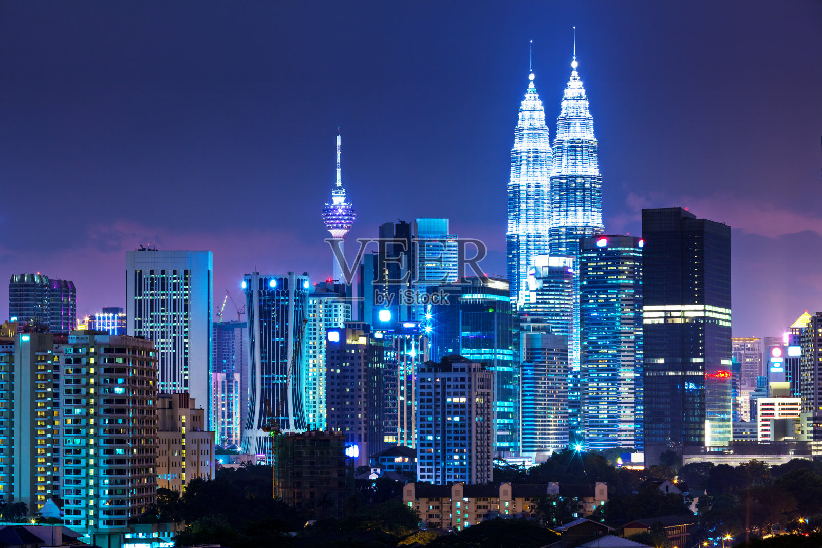 吉隆坡夜光天际线照片摄影图片