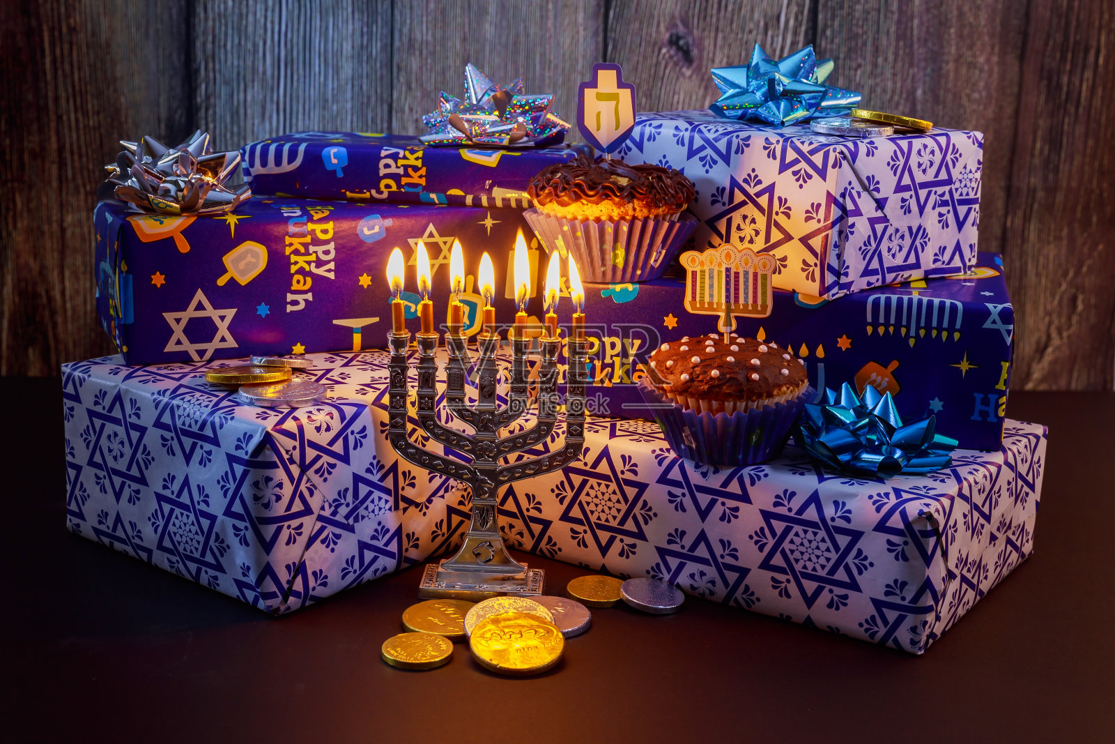 犹太节日光明节美丽的光明节装饰用蓝银照片摄影图片