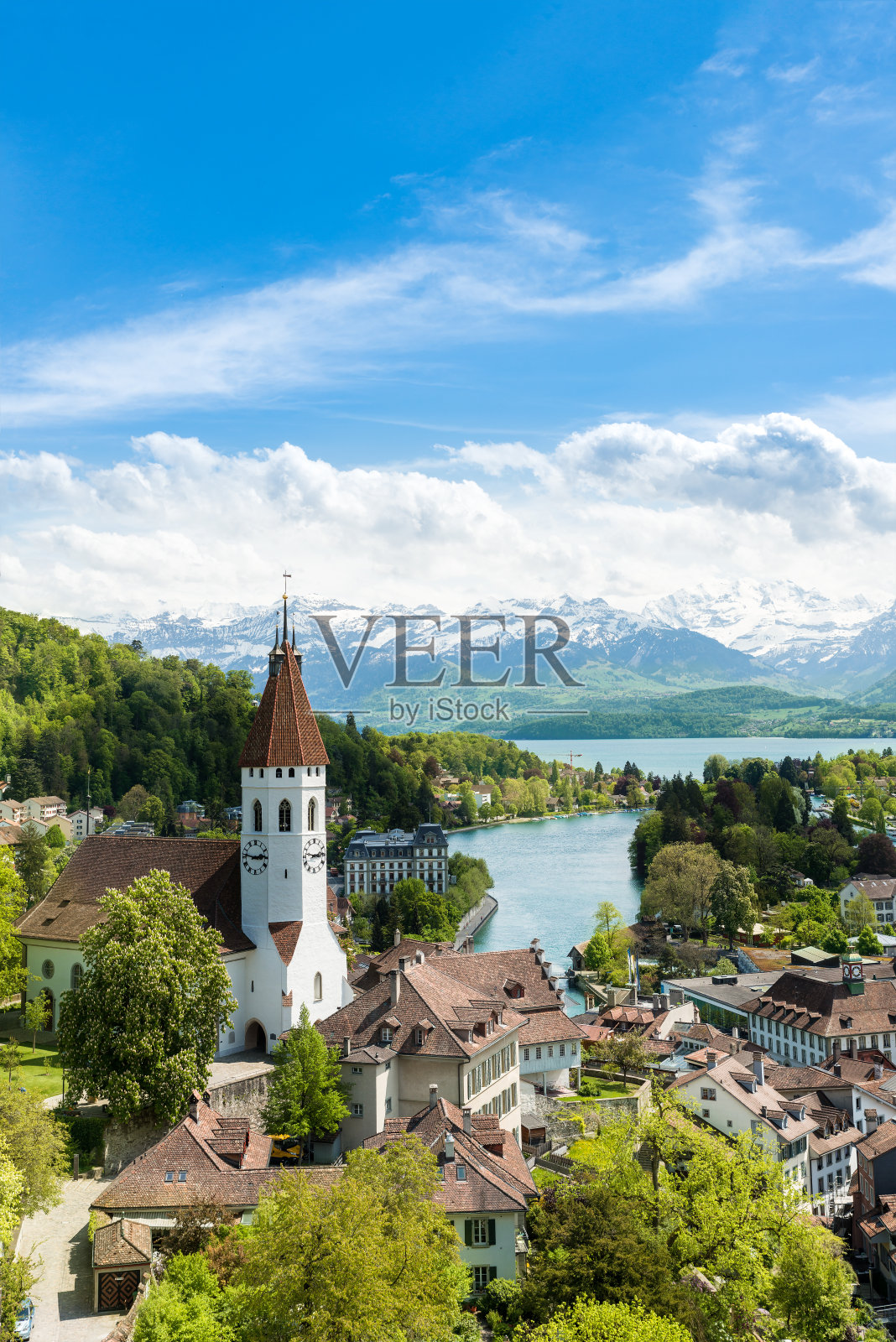 瑞士伯尔尼州的历史名城图恩。照片摄影图片