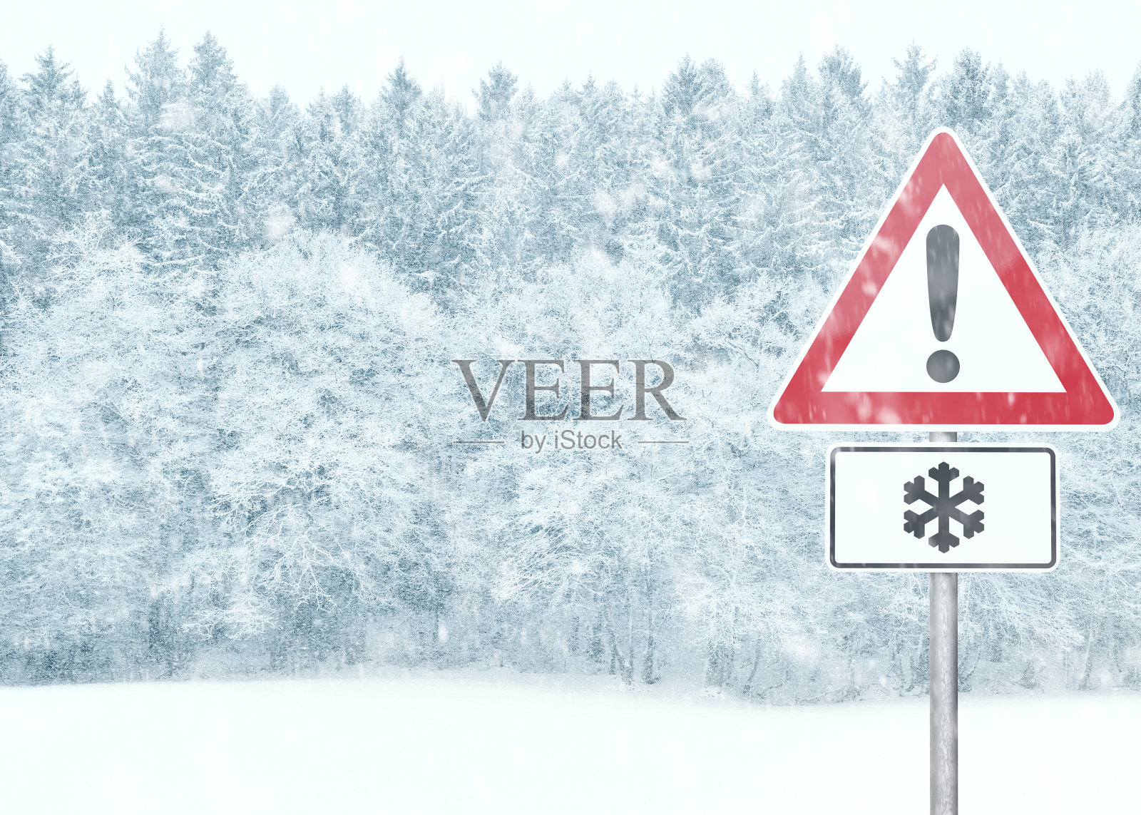 冬季背景-雪景与警告标志照片摄影图片