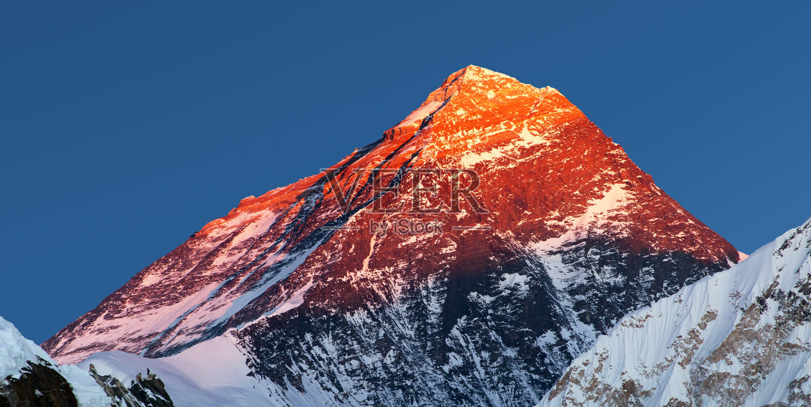 珠穆朗玛峰的夜景照片摄影图片