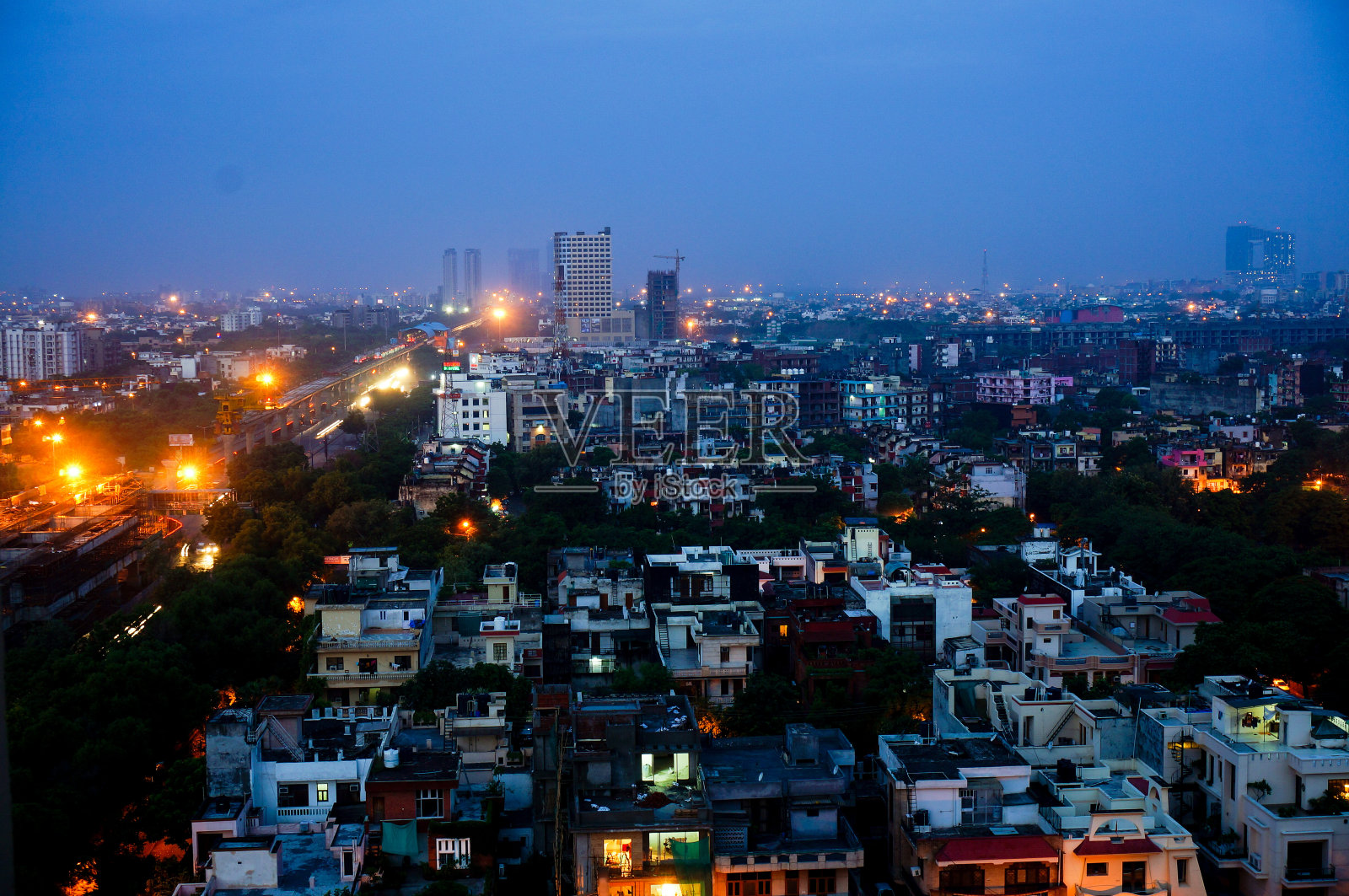 新德里夜晚的诺伊达城市景观照片摄影图片