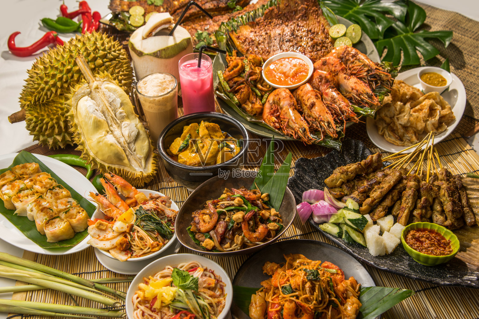 节日好运午餐或晚餐自助餐在泰国风格照片摄影图片