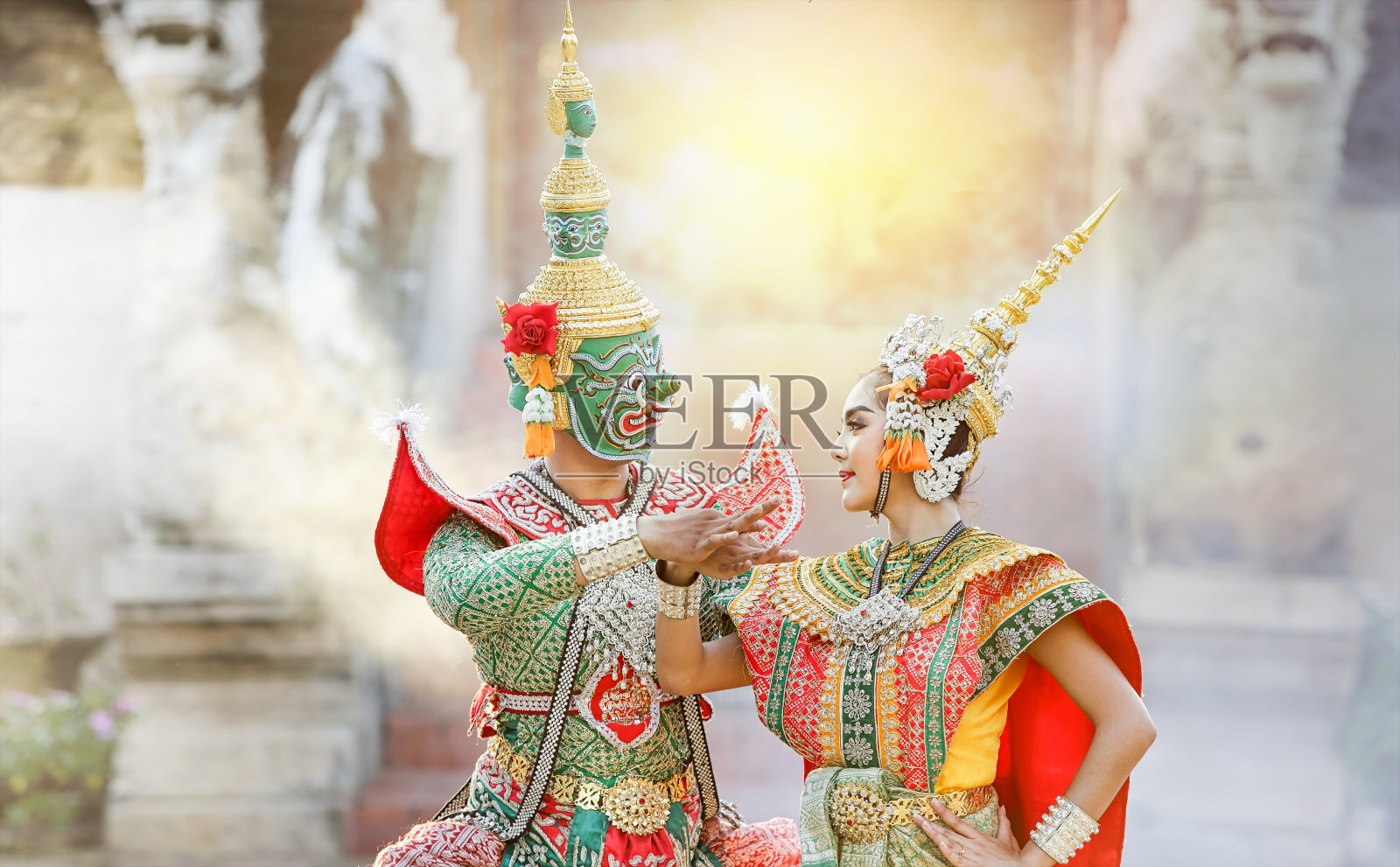 罗摩衍那史诗中的泰国古典面具舞照片摄影图片