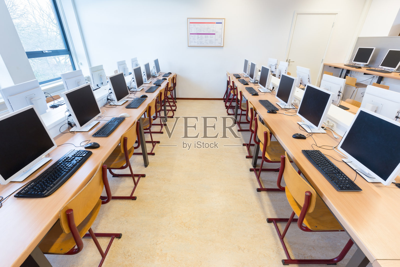荷兰中等教育课堂中的计算机照片摄影图片