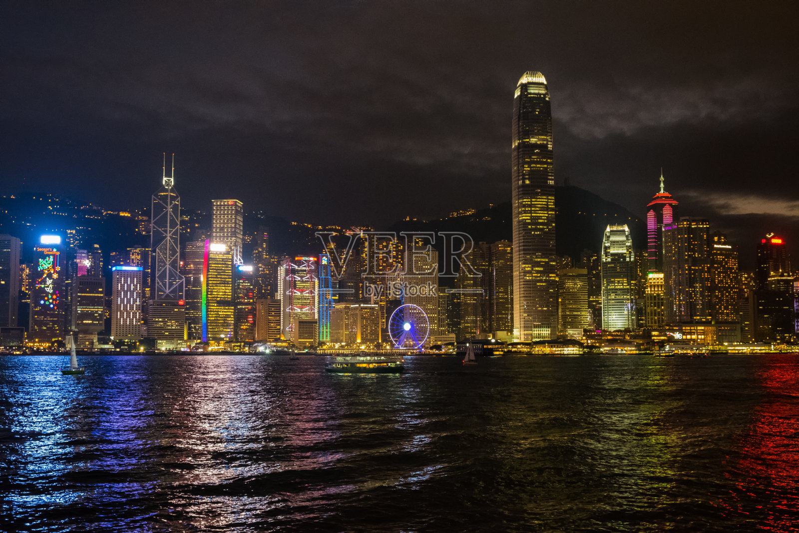 晚上的香港。从九龙照片摄影图片