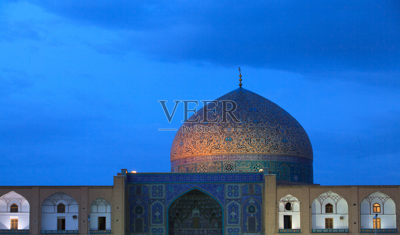 伊朗伊斯法罕Naghsh-i Jahan广场的Sheikh Lotfollah清真寺照片摄影图片