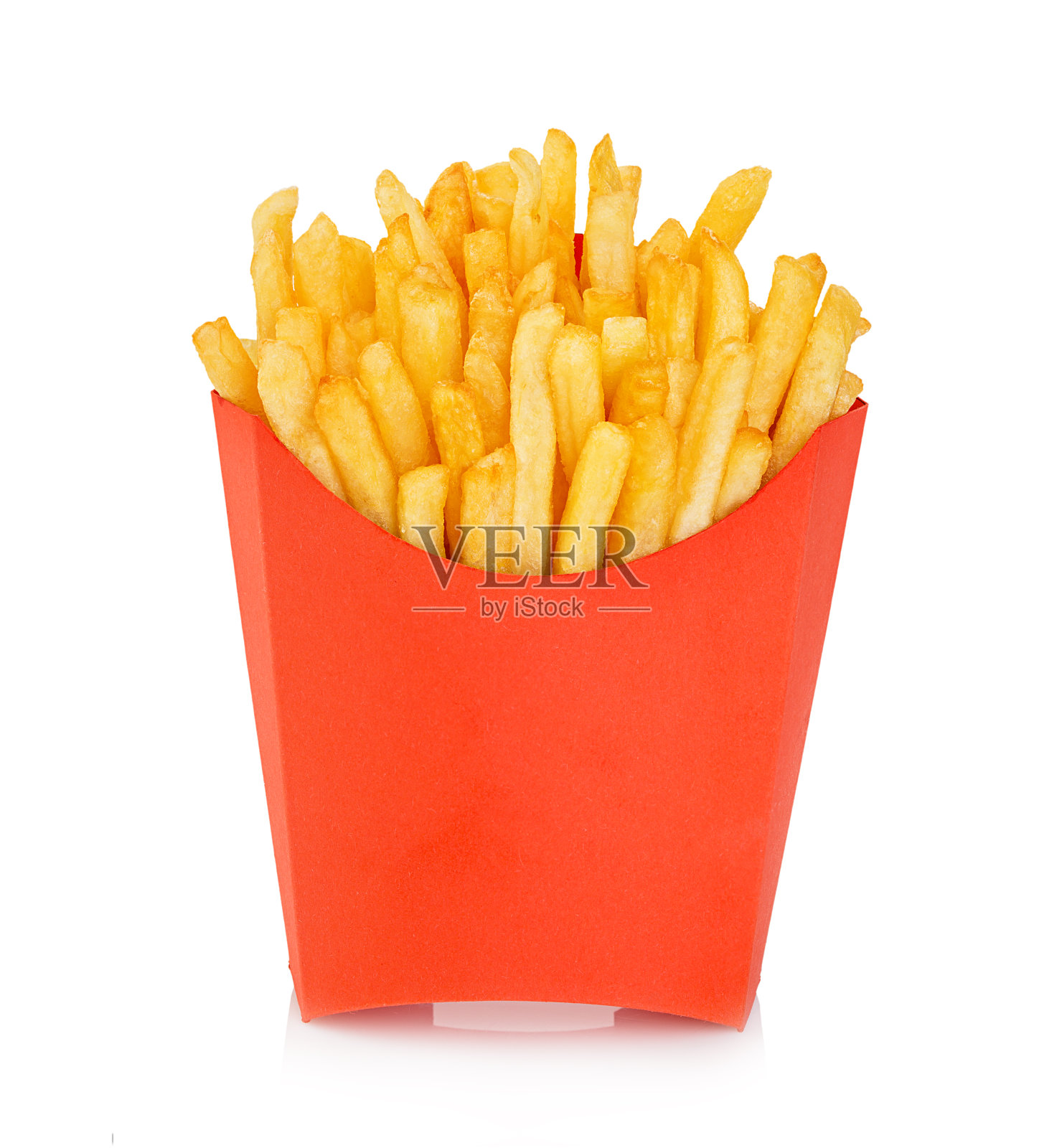 土豆薯条在一个红色的纸盒孤立。快餐。照片摄影图片