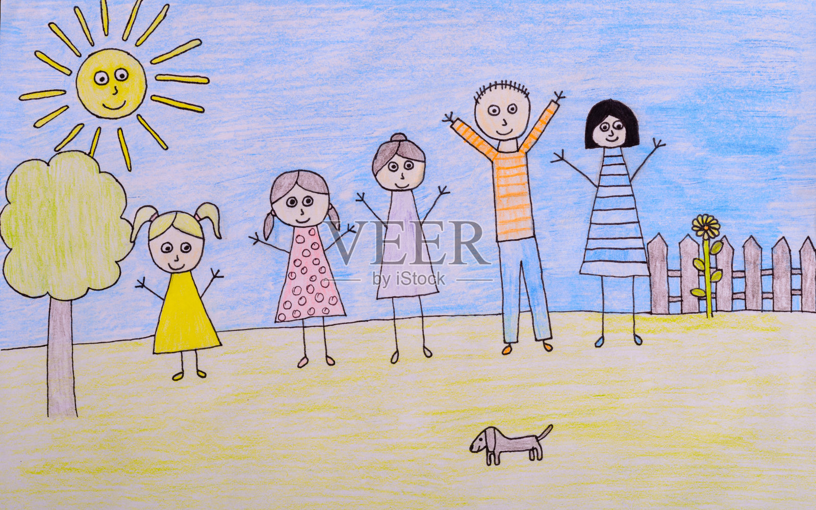 孩子们画着幸福的家庭图画照片摄影图片