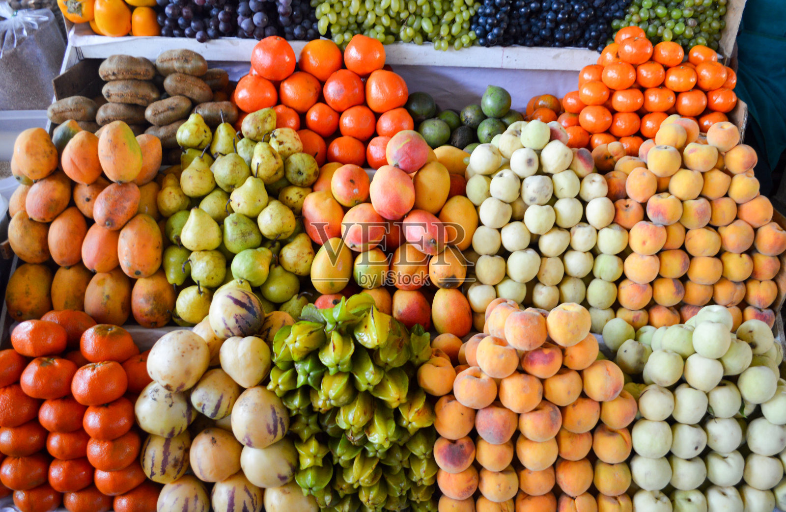 市场上的水果和蔬菜品种照片摄影图片