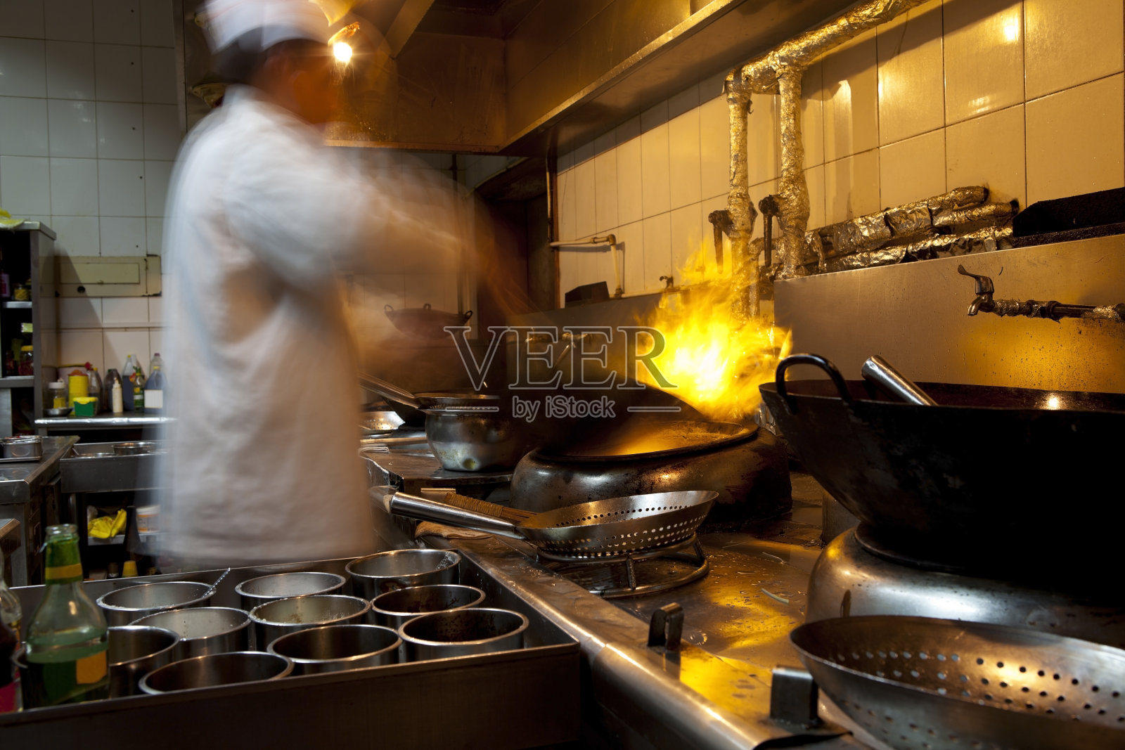 移动厨师的餐厅厨房照片摄影图片