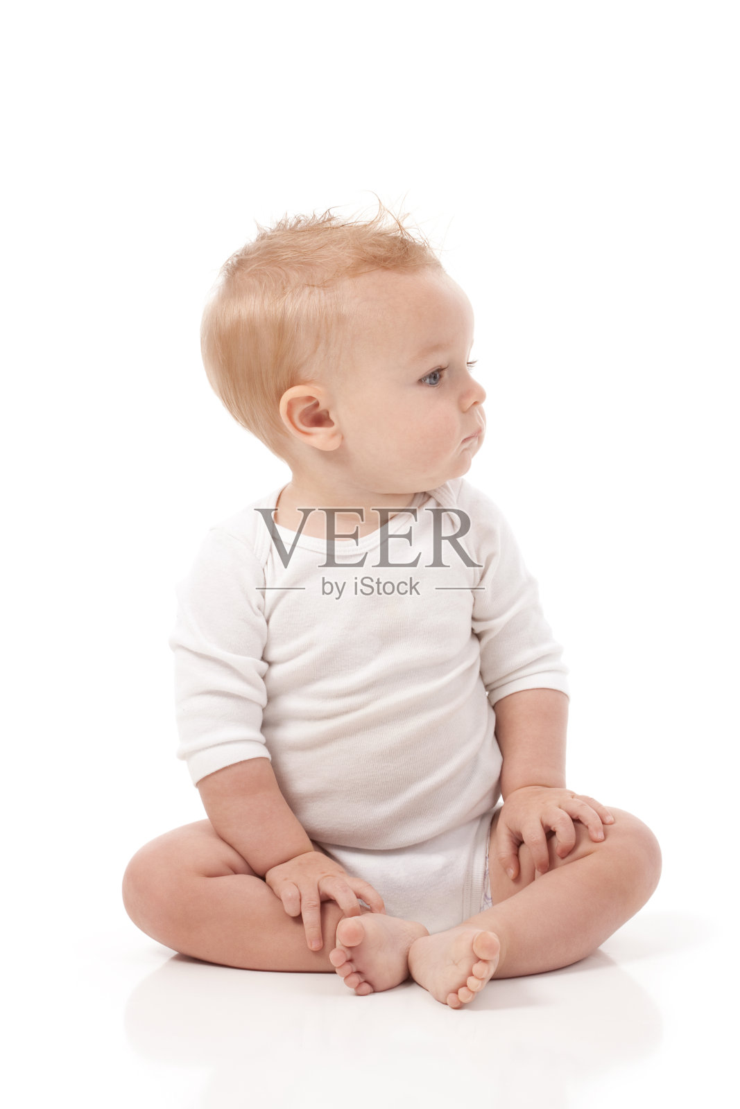 9个月大的婴儿在白色背景照片摄影图片