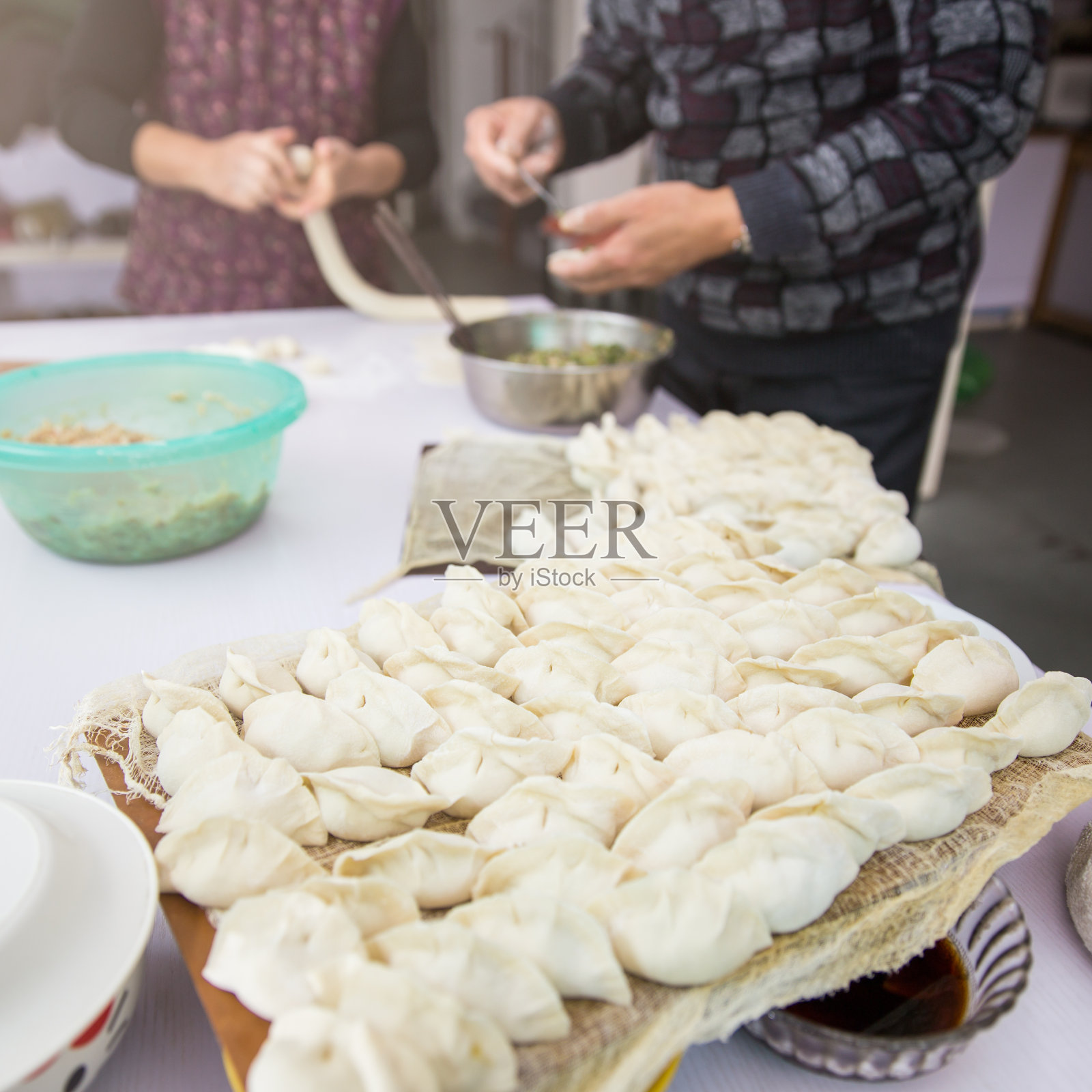 做中国饺子照片摄影图片