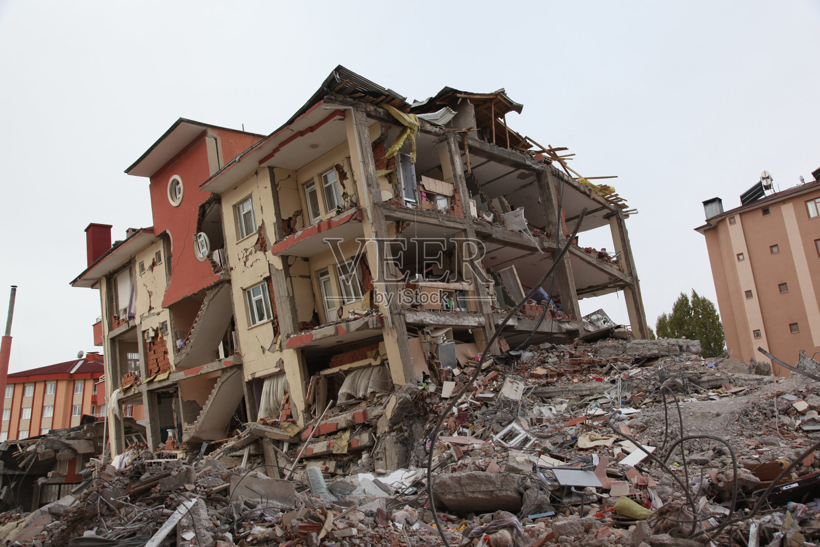 地震后公寓楼照片摄影图片