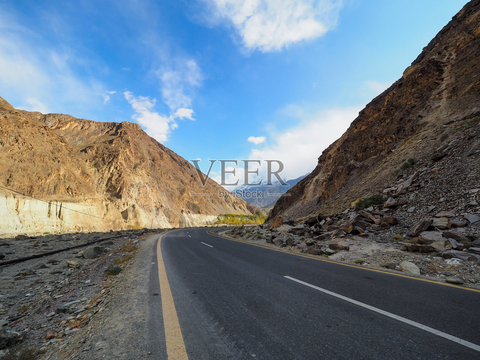 巴基斯坦喀喇昆仑公路沿线的古丝绸之路照片摄影图片