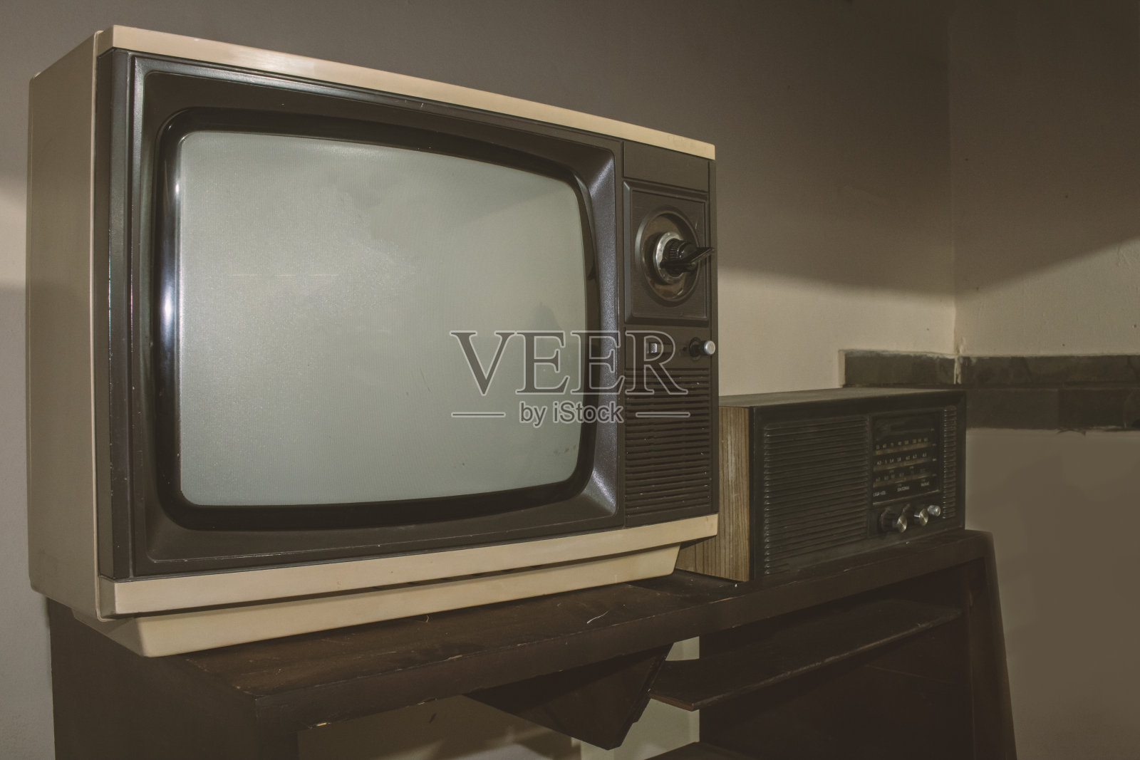 复古-复古电视和收音机照片摄影图片