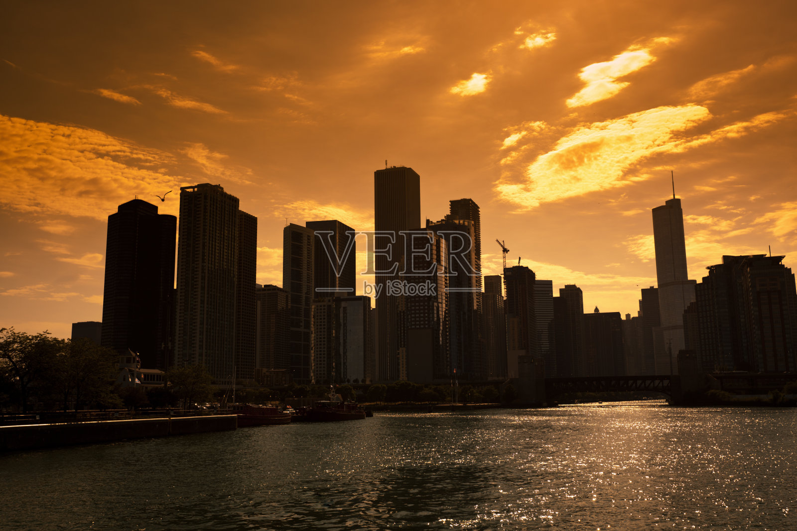 芝加哥天际的日落照片摄影图片