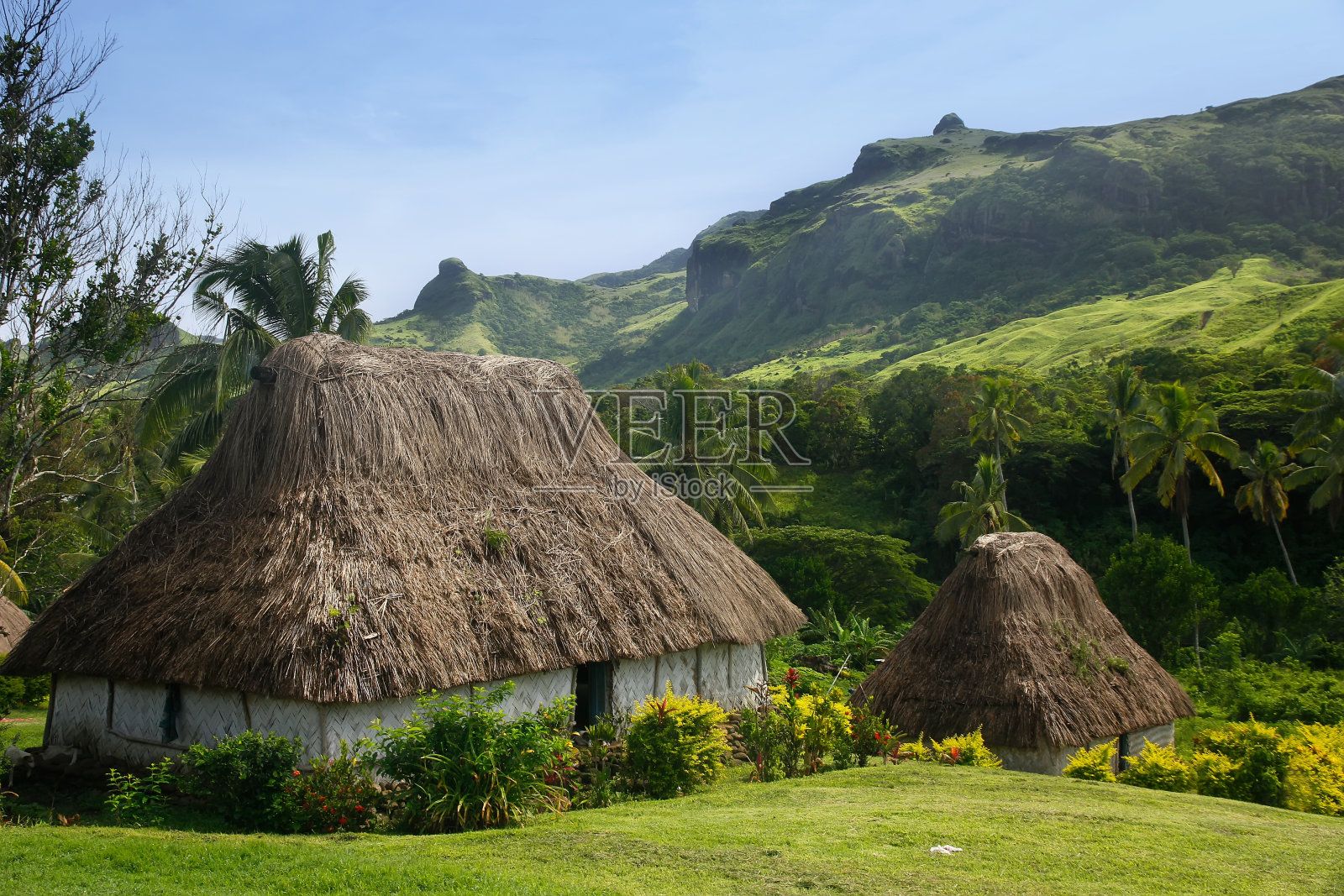 斐济维提岛纳瓦拉村的传统房屋照片摄影图片