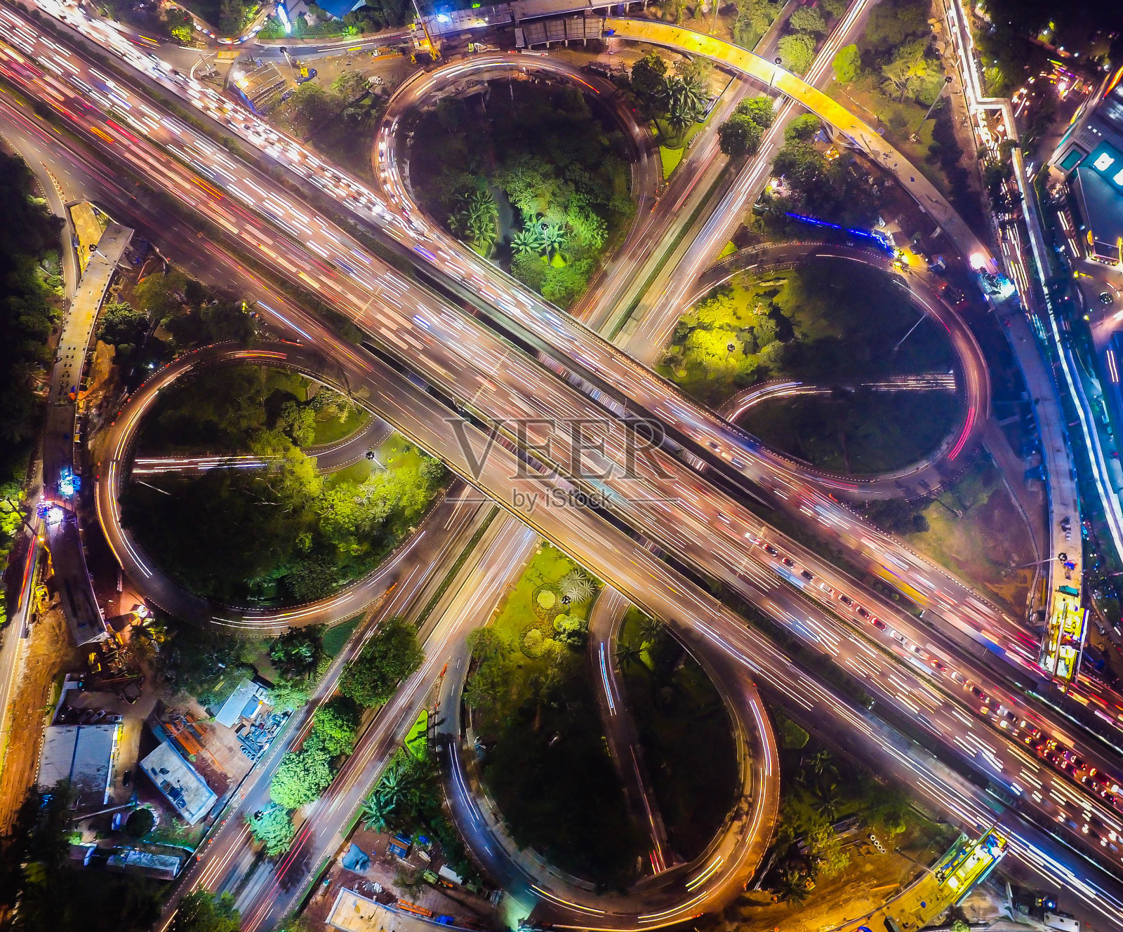 印度尼西亚雅加达Semanggi大桥的无人机夜景照片摄影图片