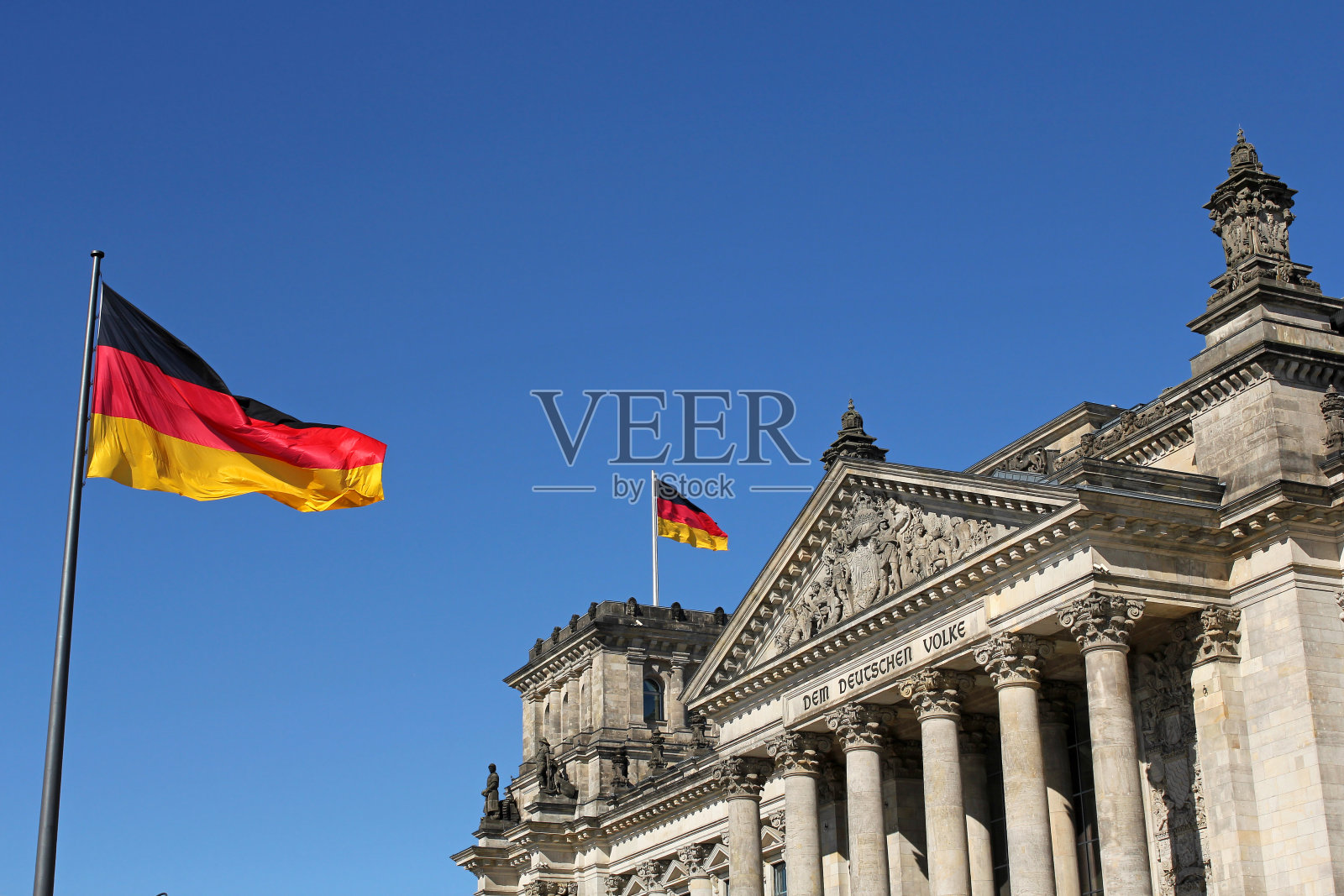 德国柏林的德国国旗和国会大厦照片摄影图片