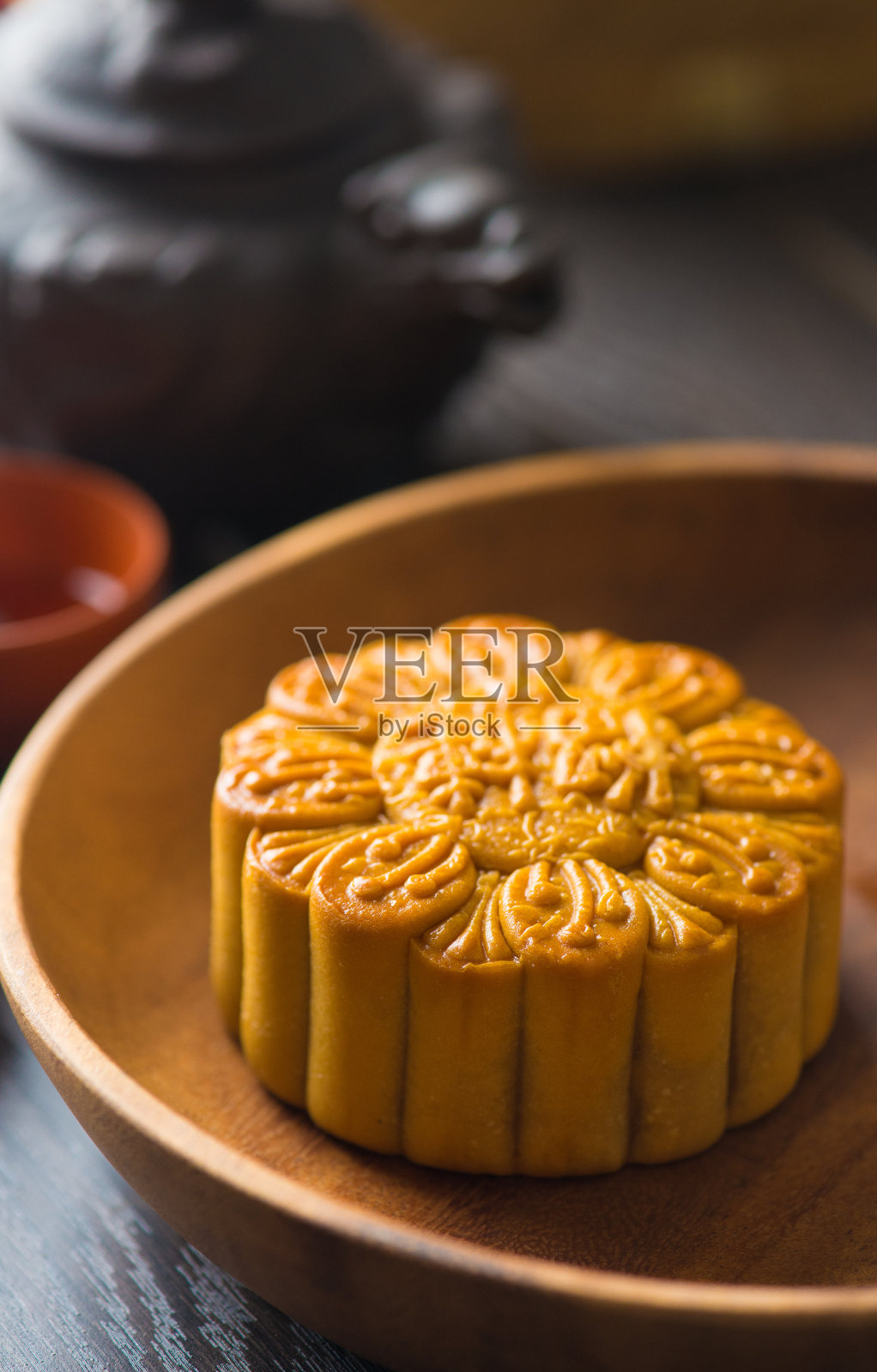 月饼是中国中秋节的食品。中国的词照片摄影图片