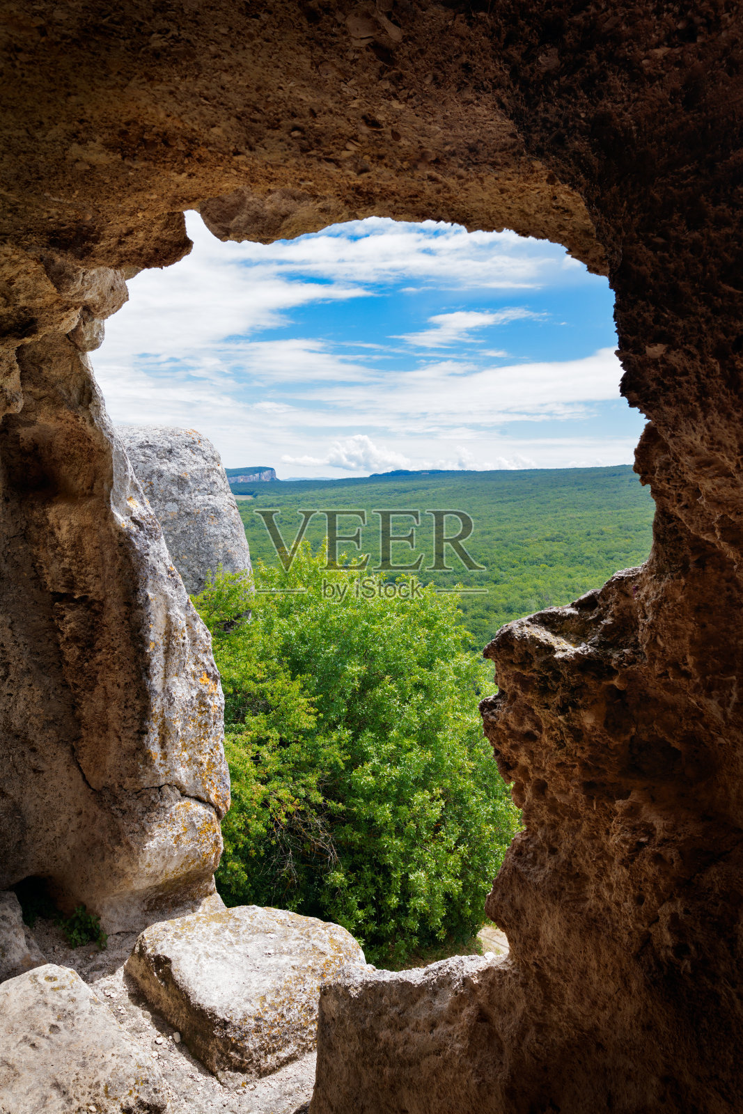 俄罗斯克里米亚的埃斯基-科曼古洞穴城的名片照片摄影图片