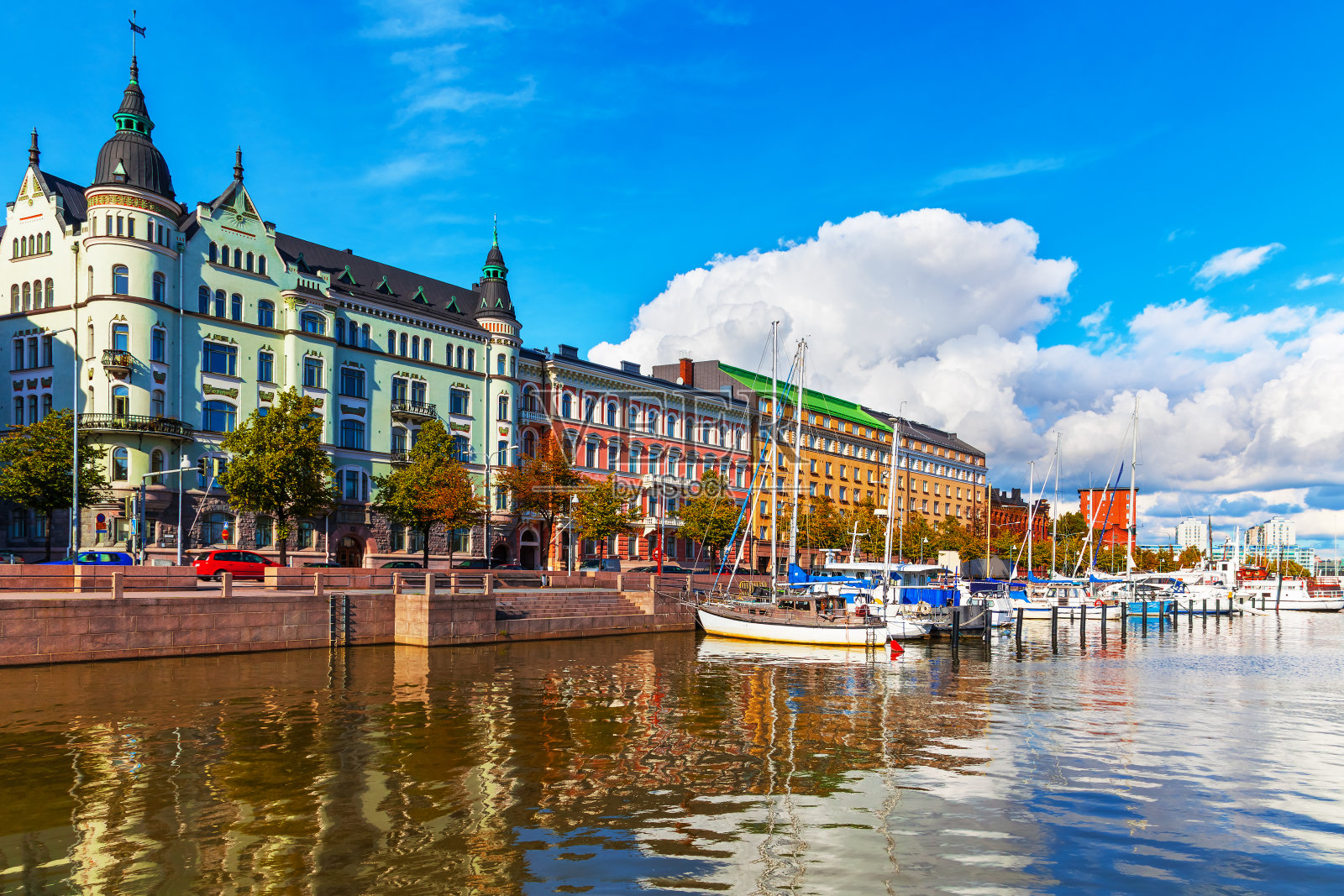 芬兰赫尔辛基的老城码头照片摄影图片