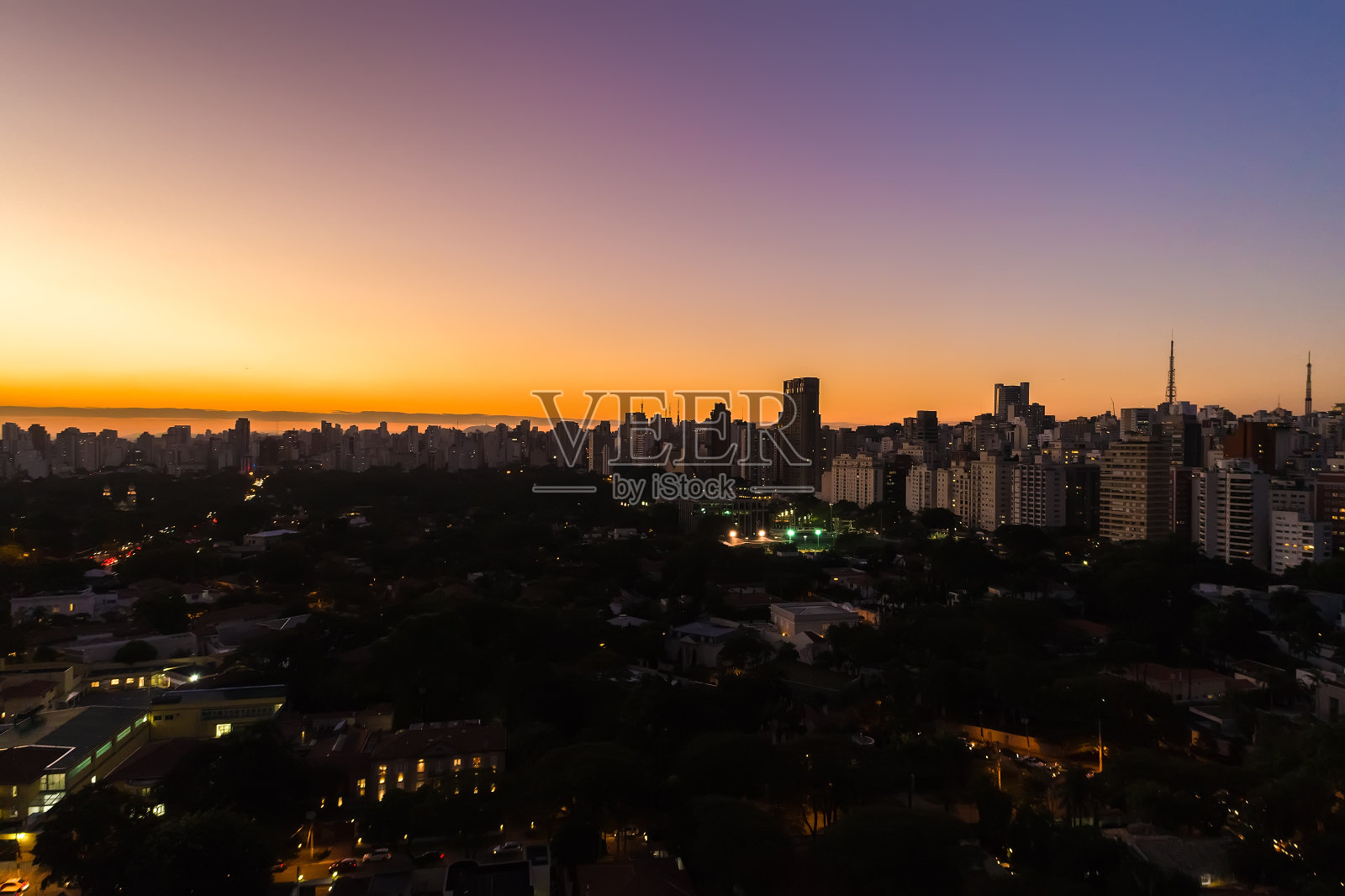 巴西圣保罗的黄昏天空照片摄影图片