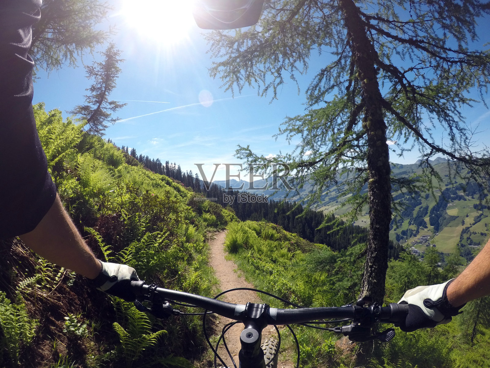 奥地利阿尔卑斯山的神奇自行车道照片摄影图片