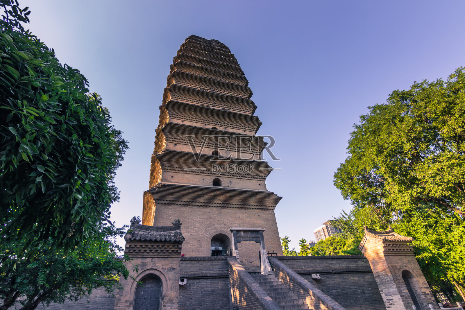 中国西安——2014年7月24日:小大雁塔寺群照片摄影图片