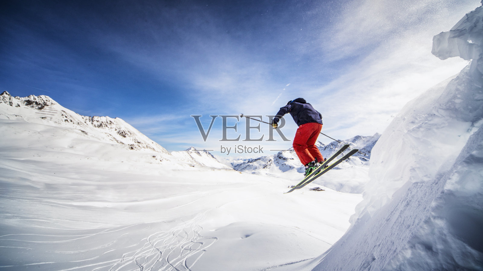 极限滑雪跳跃照片摄影图片
