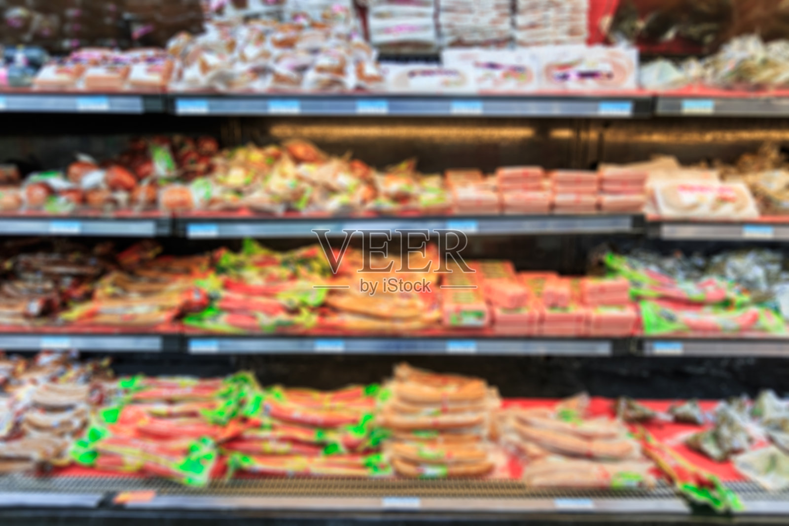 模糊的火腿肠背景在超市照片摄影图片