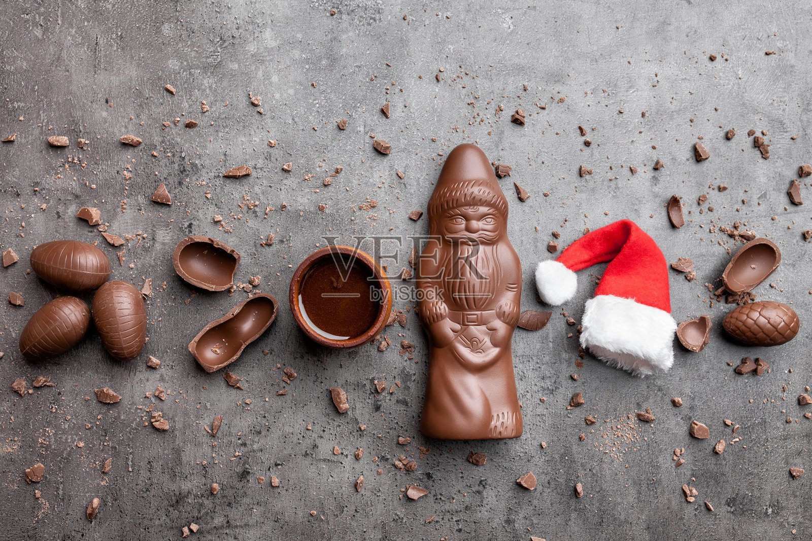美味的圣诞巧克力和糖果在乡村背景照片摄影图片