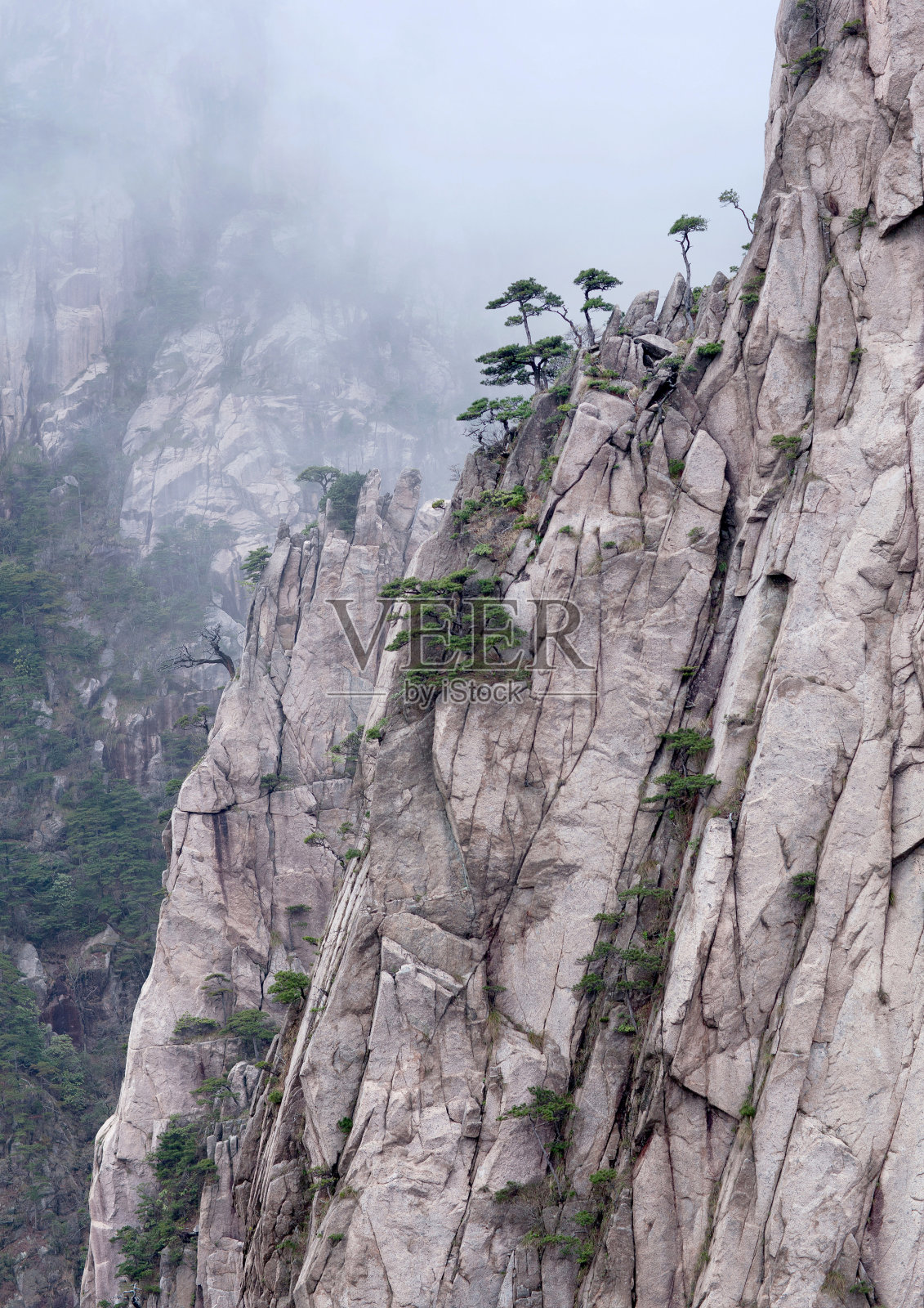 黄山位于中国安徽省照片摄影图片