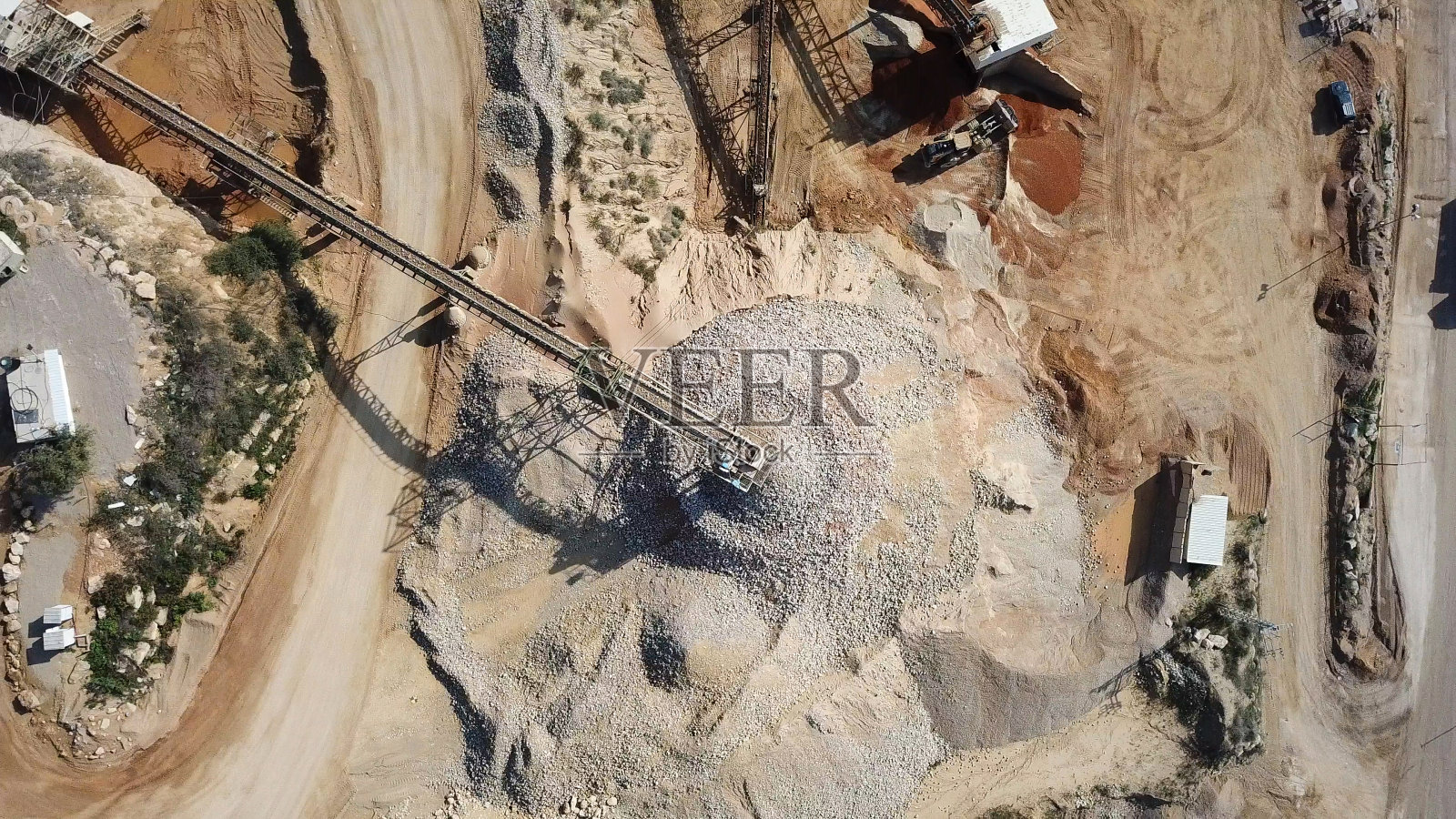 大型采石场工作时间-航拍图像照片摄影图片
