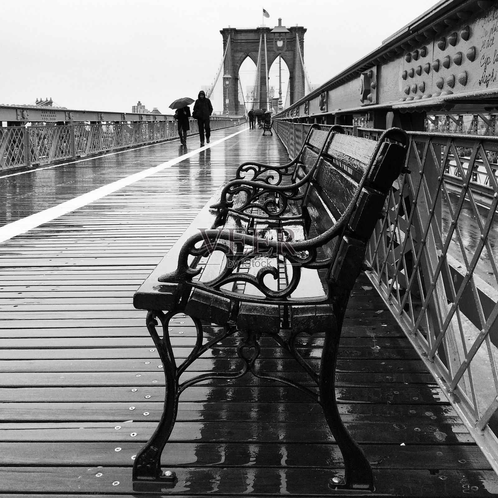 布鲁克林大桥的长凳照片摄影图片