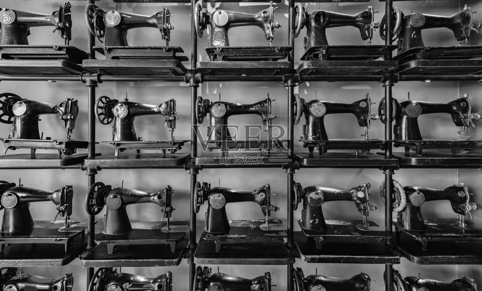 老式缝纫机照片摄影图片
