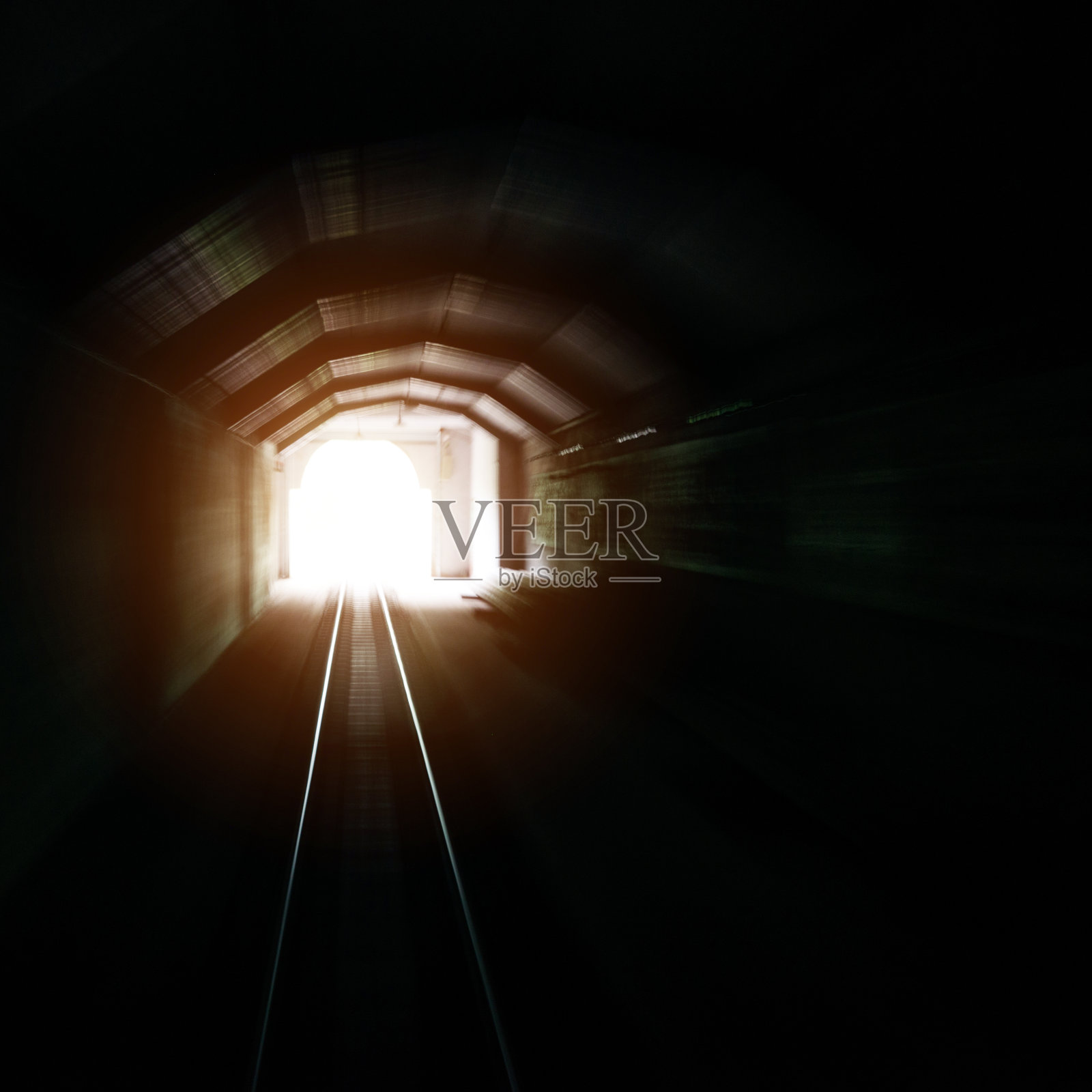 隧道尽头的光照片摄影图片