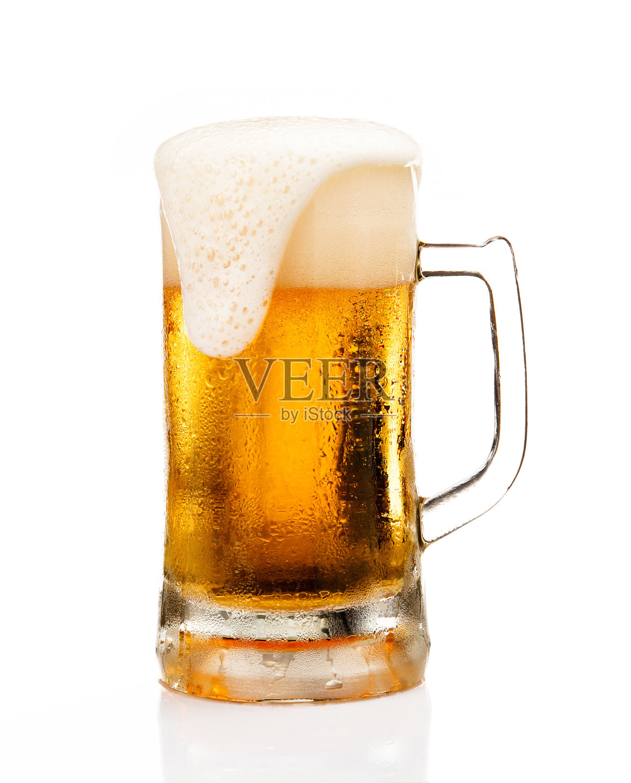 杯啤酒与泡沫玻璃隔离在白色背景的食品和饮料对象设计照片摄影图片