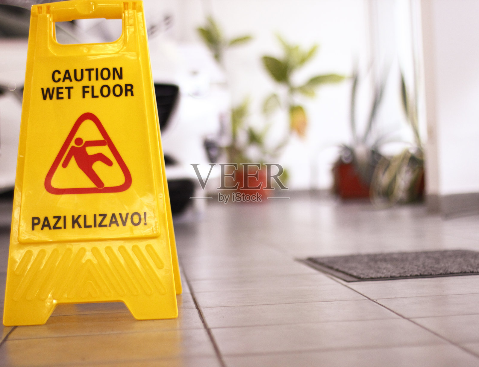 湿floor-Warning标志照片摄影图片