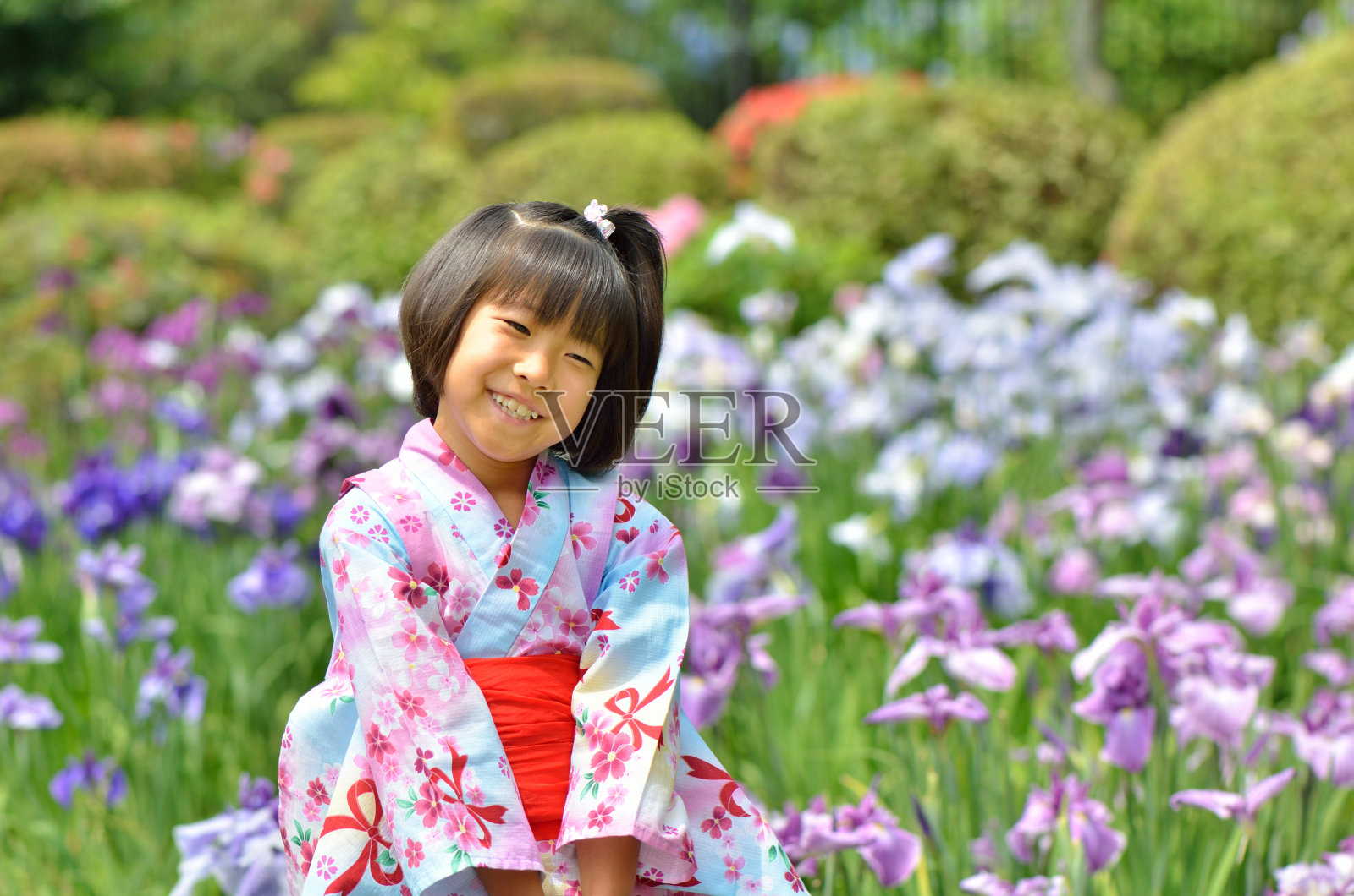 日本的衣服的女孩照片摄影图片