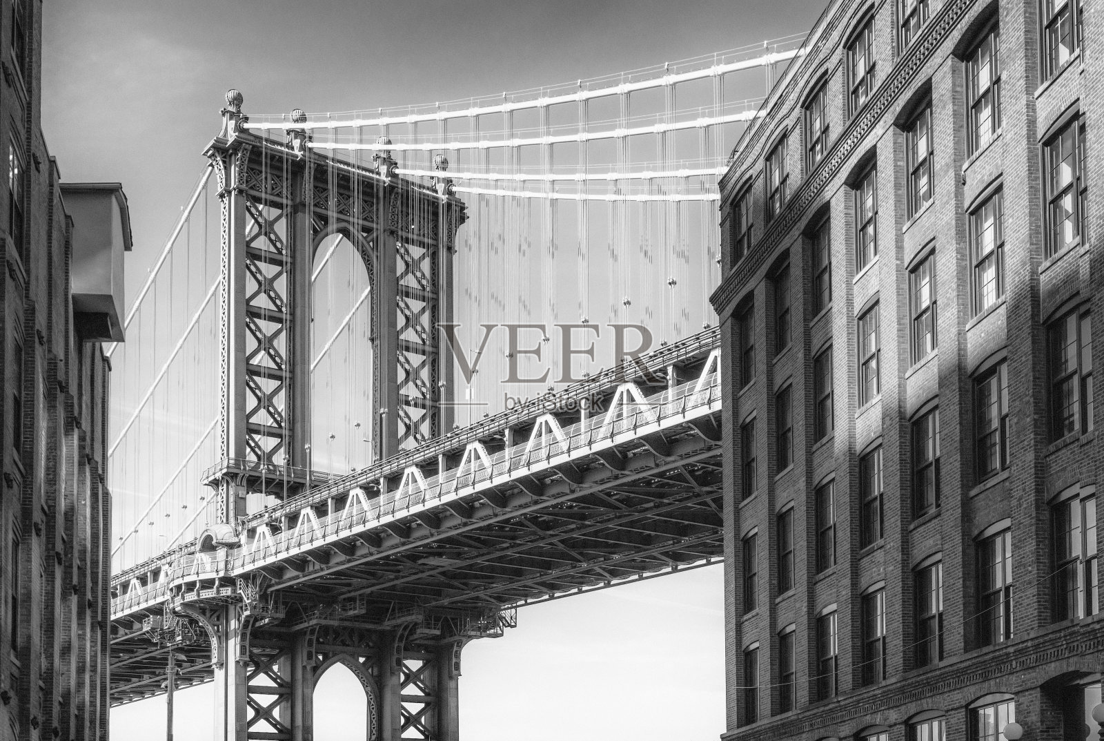 从华盛顿街到曼哈顿桥-单色照片摄影图片