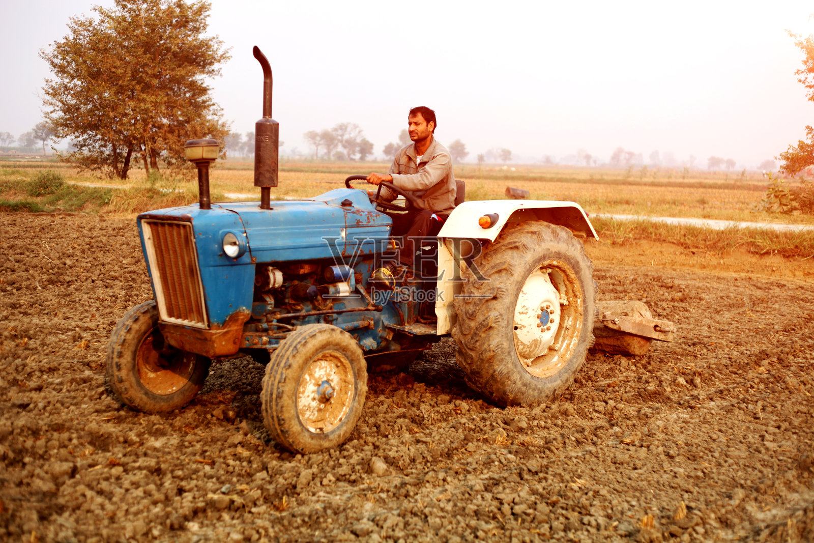 农民耕作领域照片摄影图片