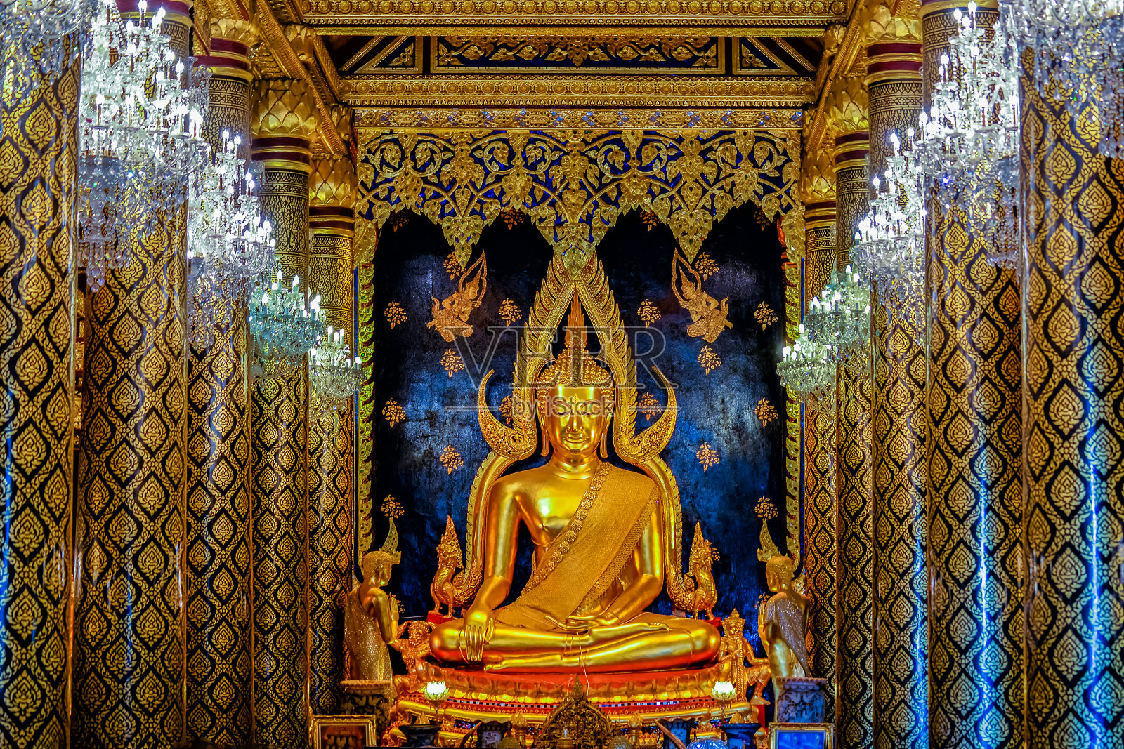 金佛像，彭世洛，泰国。照片摄影图片