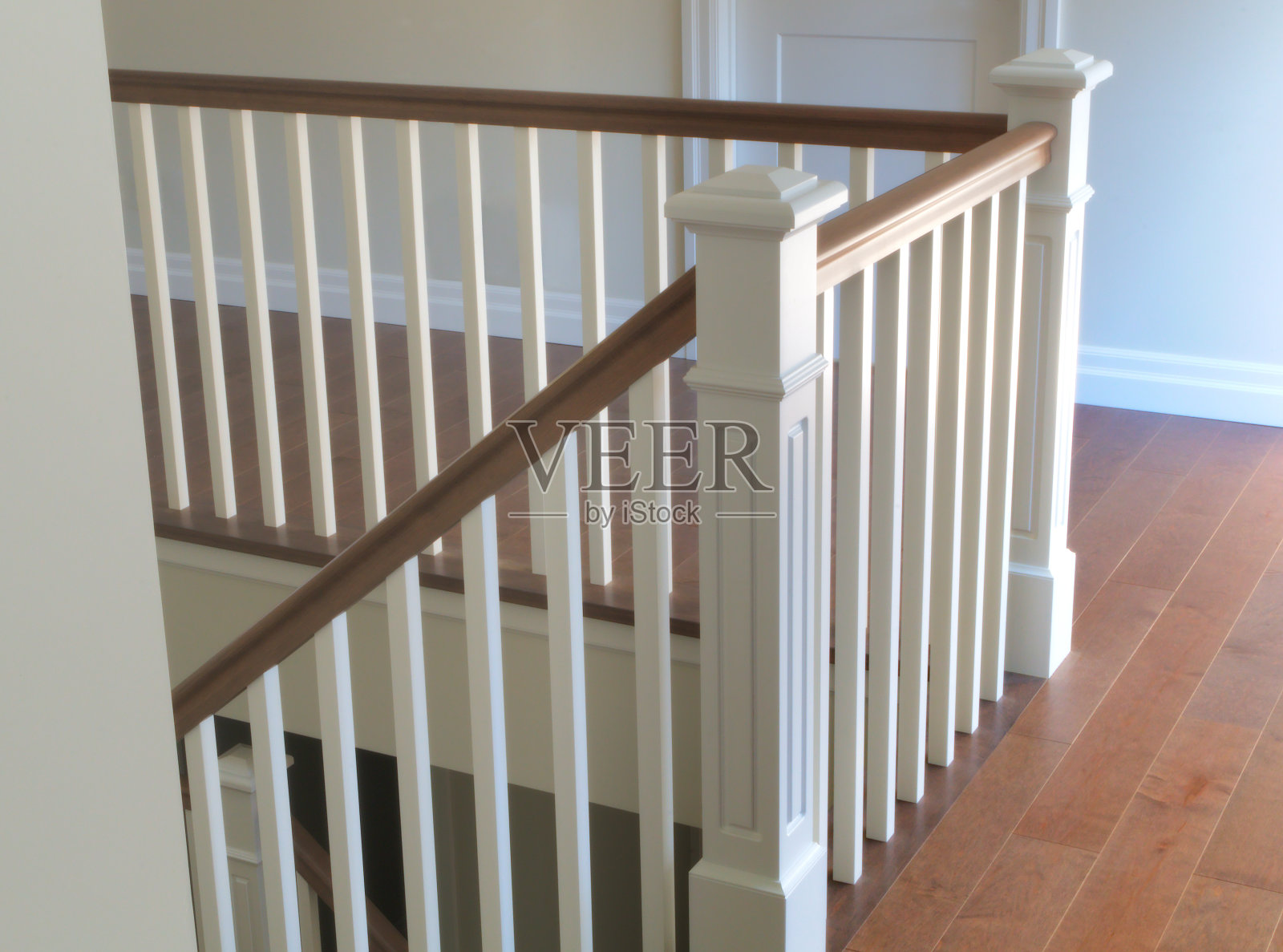 楼梯木白色现代古典楼梯室内照片摄影图片